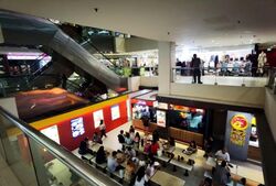 Lucky Plaza (D9), Retail #583279811